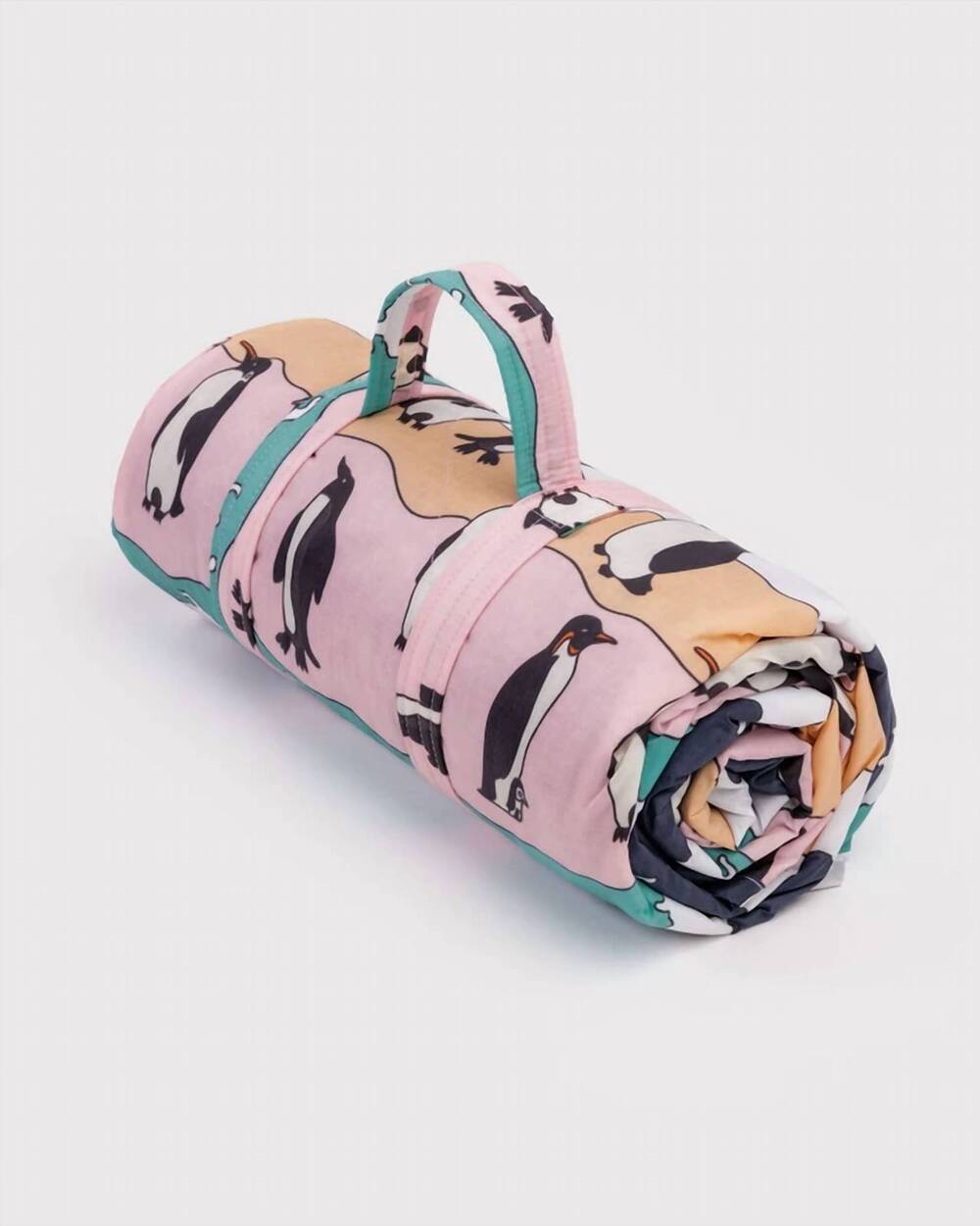 NEW BAGGU quilted ripstop puffy picnic blanket in penguin